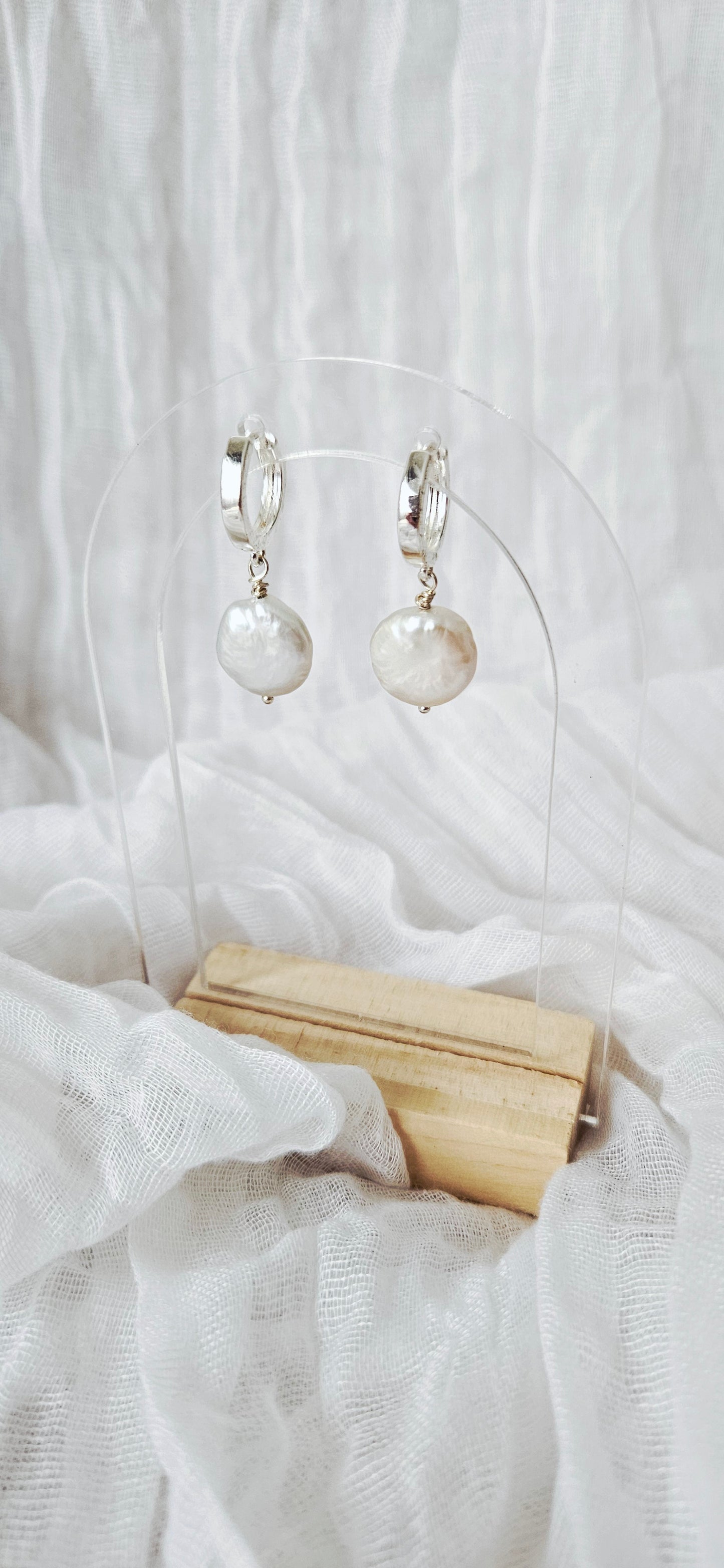Gold Serenity Pearl Earrings